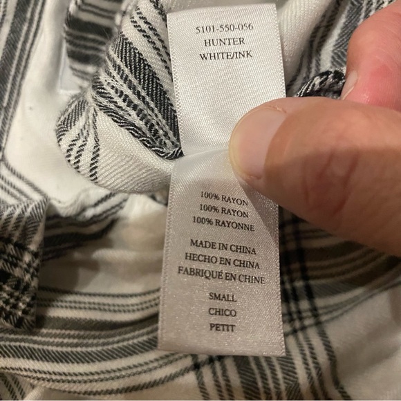 Rails Hunter Button Down in White/Ink - Picture 10 of 11